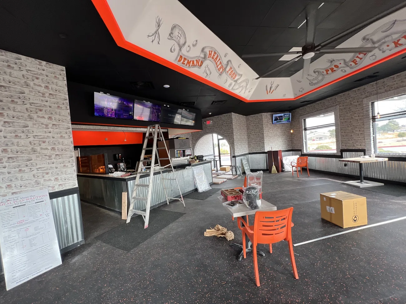 Finished restaurant dining room - Extreme Maintenance, Bullhead City AZ
